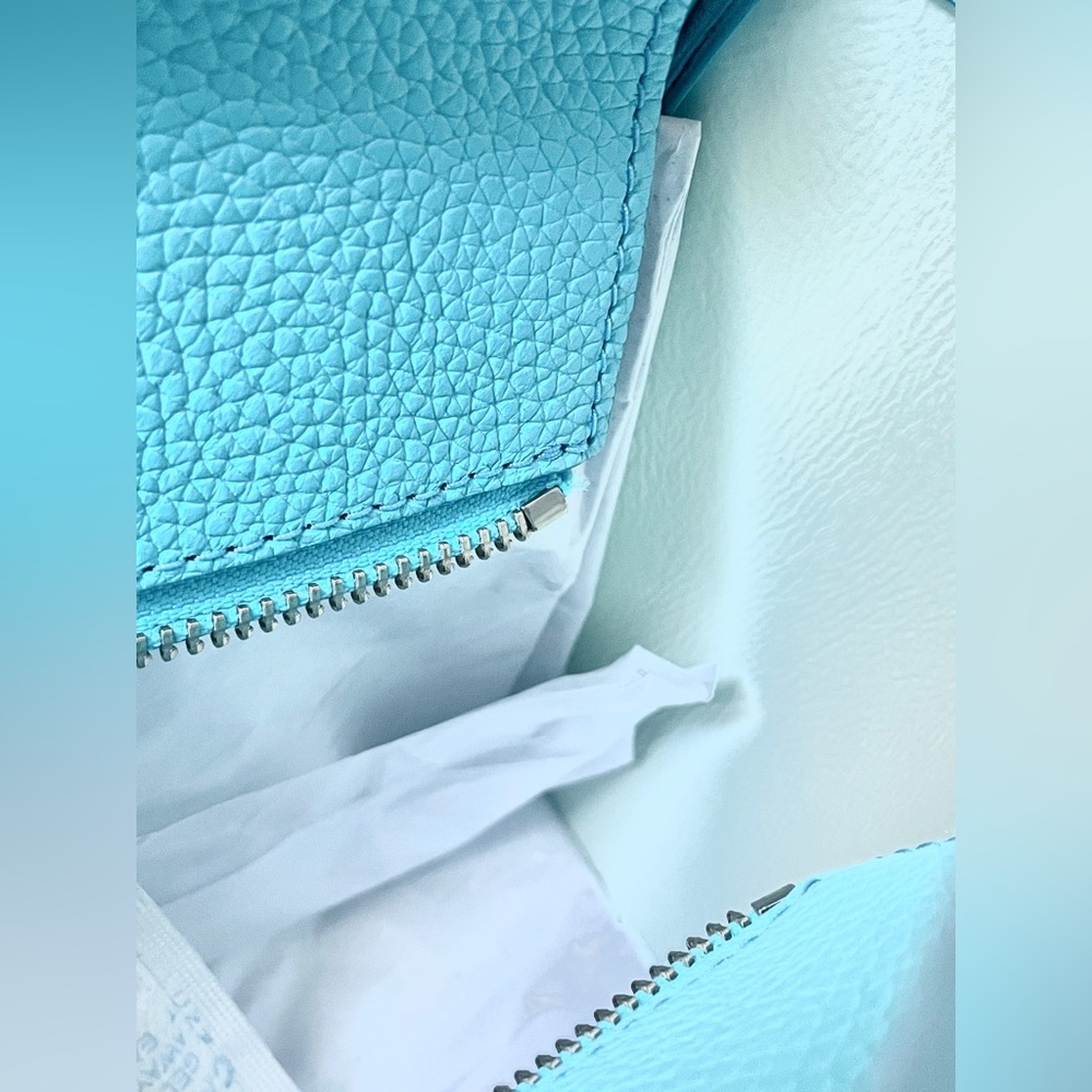 ❌SOLD❌ New Marc Jacobs Small Tote Bag Leather Pool Blue - Picture 9 of 12
